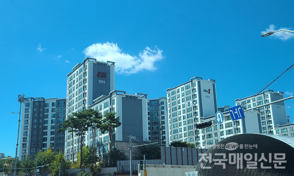 서울과 6대 광역시의 중형아파트 평균 가격 격차가 10억원을 넘긴 것으로 조사됐다. 사진은 기사와 무관. [전매DB]