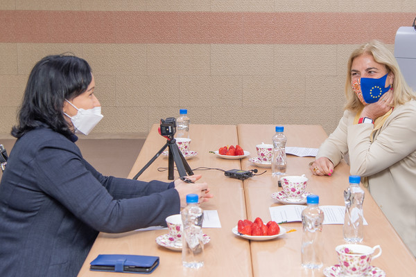 주한 유럽연합 대사 마리아 카스티요 페르난데즈가 최근 강원 고성군을 방문했다. [강원 고성군 제공]