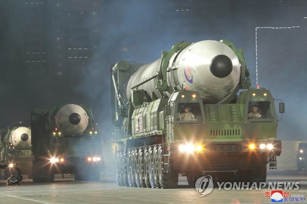 [속보]북한 동해상으로 탄도미사일 1발 발사, ICBM 가능성 염두(사진=연합뉴스)