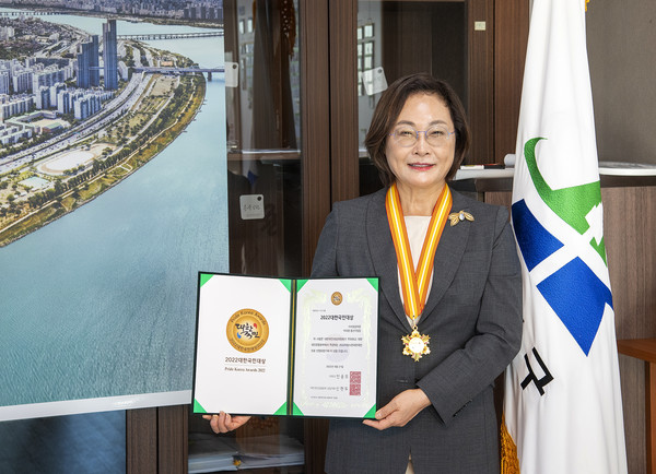 ‘2022 대한국민대상을 수상한 박희영 구청장. [용산구 제공]