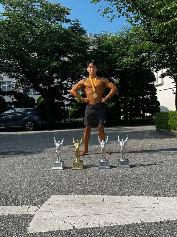 피지크 종목 체급1위에 등극한 이승용 헬스교사[동작구시설관리공단 제공]