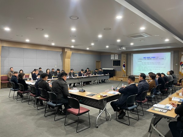 경남도와 남해안 7개 시군과 남해안 관광벨트 구축을 위한 협력 회의를 개최했다. 사진은 남해안 관광벨트 구축 협력회의. [경남도 제공]