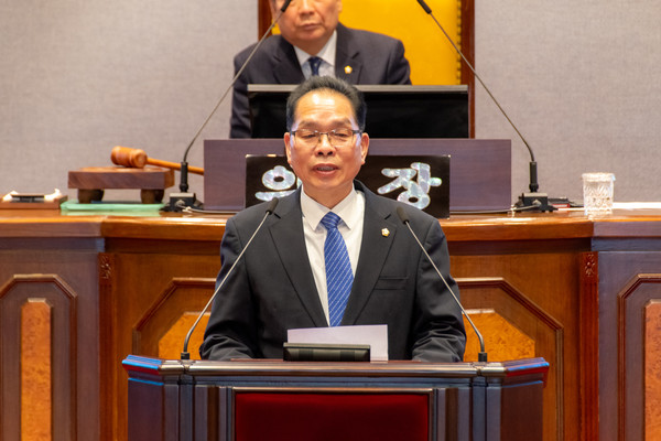 복진경 행정재경위원장. [강남구의회 제공]