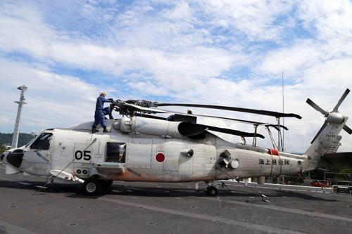 일본 해상자위대 SH-60K 헬기. [EPA=연합뉴스 자료사진]