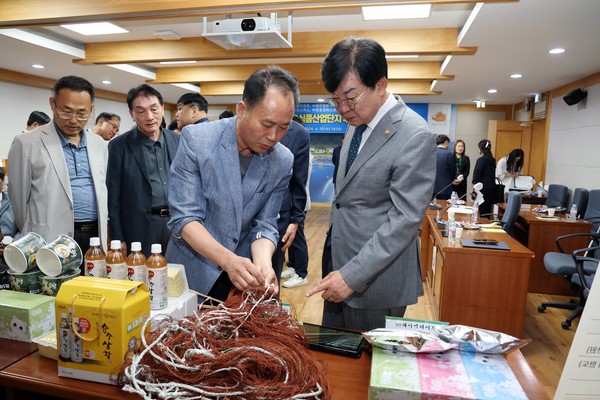 장흥군이 장흥바이오식품산업단지 입주를 희망하는 10개 기업과 투자협약을 체결했다. [장흥군 제공]