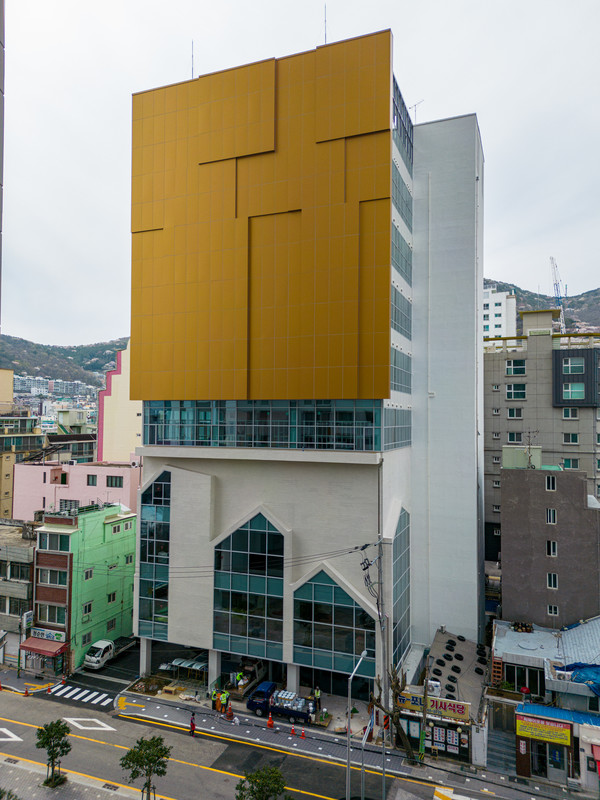 부산 동구가 18일 이바구 복합문화체육센터 개관식을 개최하고 본격 운영에 들어간다. 사진은 이바구 복합문화체육센터 모습. [부산 동구 제공]