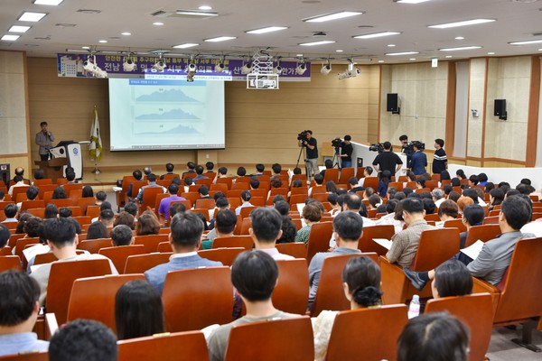 국립순천대가 의과대학 유치로 안전한 생활환경과 근로환경을 조성코자 전날‘안전한 사회를 추구하는 전남 동부 및 경남 서부 의료포럼’을 성료했다. [순천대 제공]