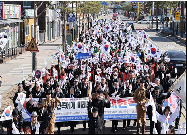 지난 만세 운동 재현행사 모습.